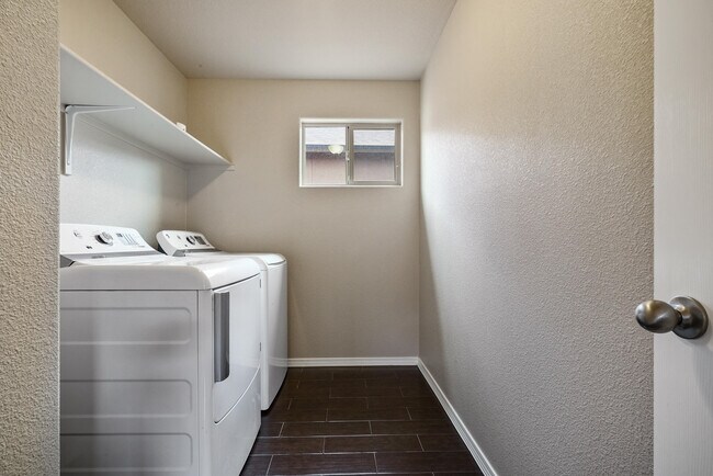 Building Photo - 6672 Boulder Canyon Ln