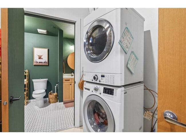 Building Photo - 404 N Washington Ave