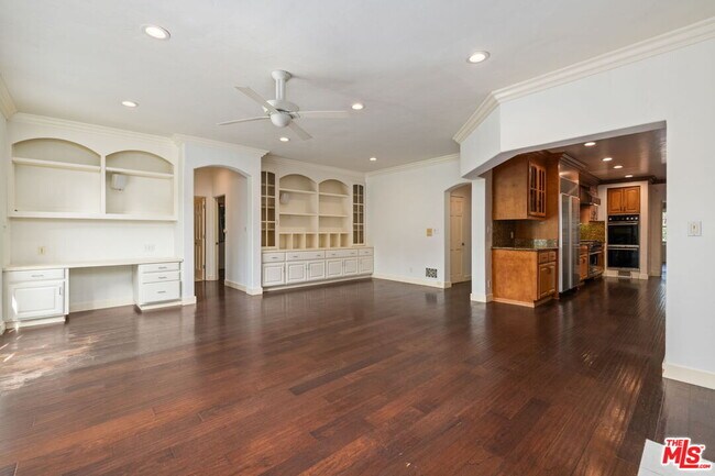 Building Photo - 139 S Anita Ave