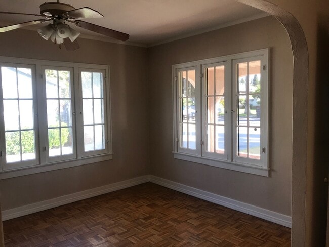 Building Photo - WOOD STREET BEAUTY!!!