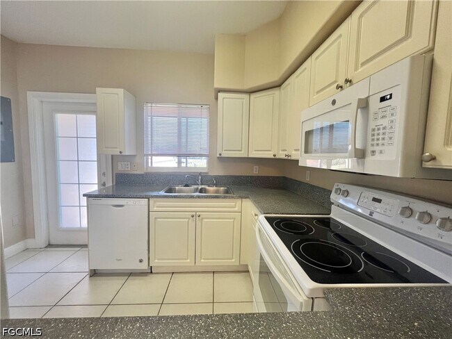 Building Photo - 4175 Castilla Circle