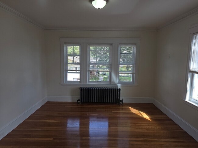 Building Photo - 32 Boutwell St