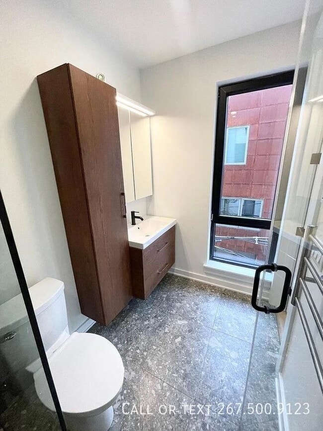 Building Photo - 1306 N Front St