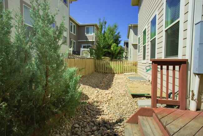 Building Photo - Spacious 4-Bedroom Home in Prime Littleton...