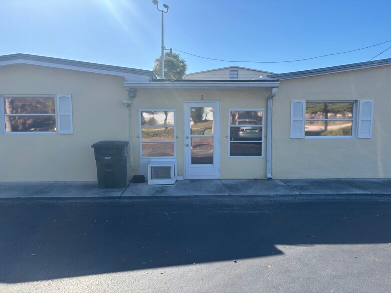 Building Photo - 303 Indian Hills Dr