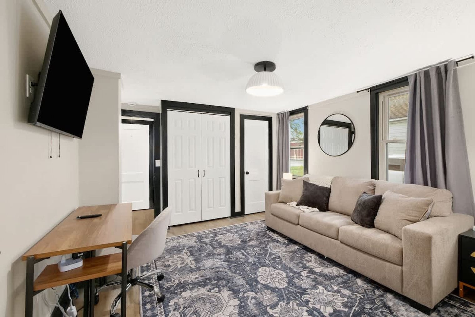 Building Photo - 303 E Washington St