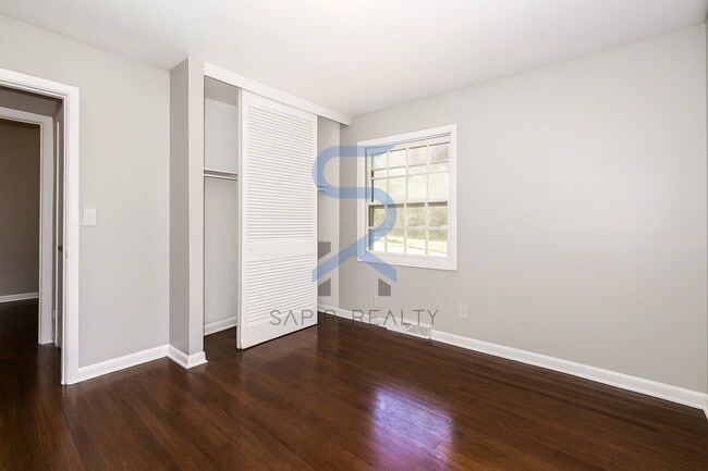 Building Photo - Move in before November 30th and get $100 ...