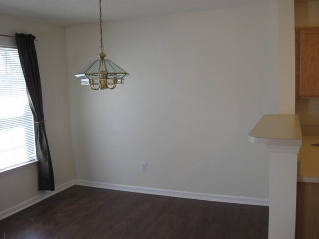 Building Photo - Greensboro NC Townhouse for Rent