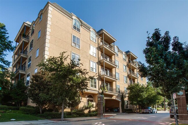 Building Photo - 2300 Leonard St