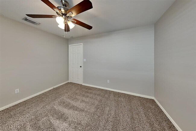 Building Photo - 10103 Golden Meadow Dr