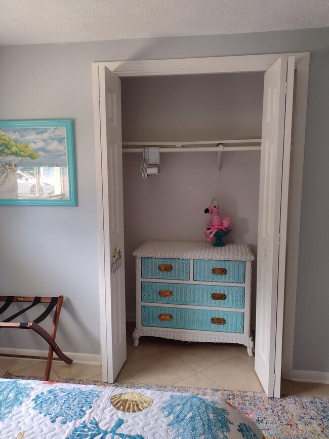 Building Photo - 5710 Sunset Ave