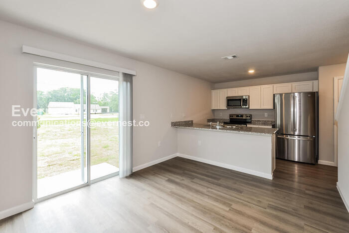 Building Photo - 13 Zebulon Pl