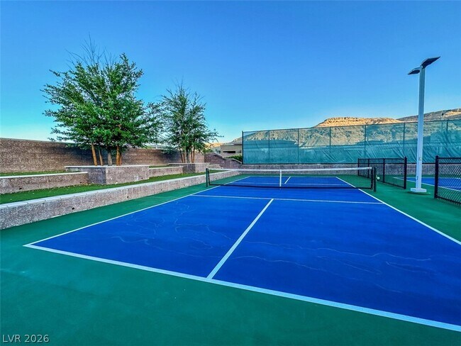 Building Photo - 6714 Desert Crimson St