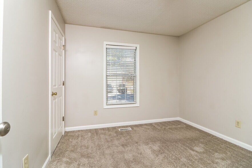 Building Photo - 200 Campbell Dr
