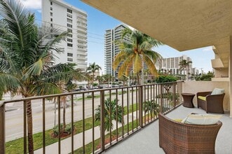 Building Photo - 1009 N Ocean Blvd