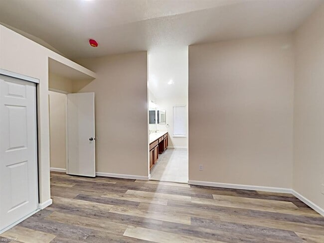 Building Photo - 1740 Gateway Dr