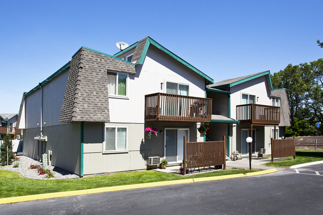 TowerApartments_Hermiston_OR_Porch - Tower