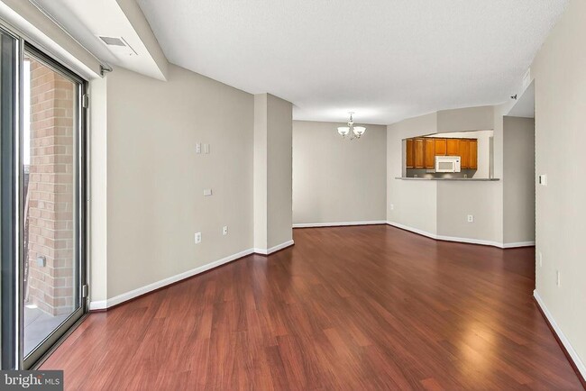 Building Photo - 2181 Jamieson Ave