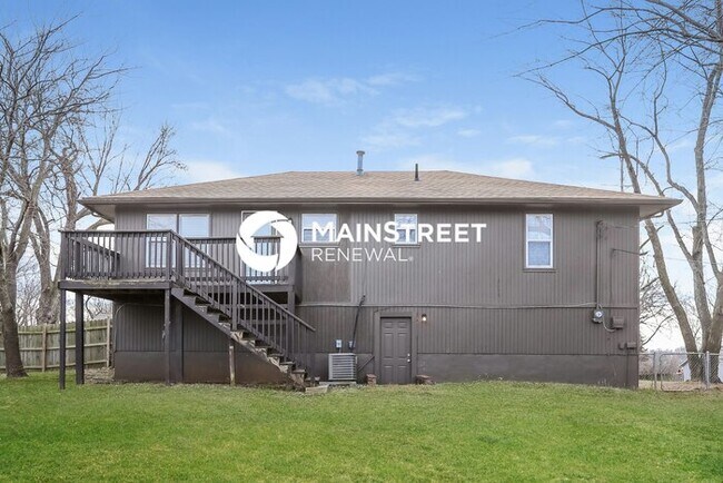 Building Photo - 3 Bedroom Pet-Friendly Home in Belton, MO with Main Street Renewal