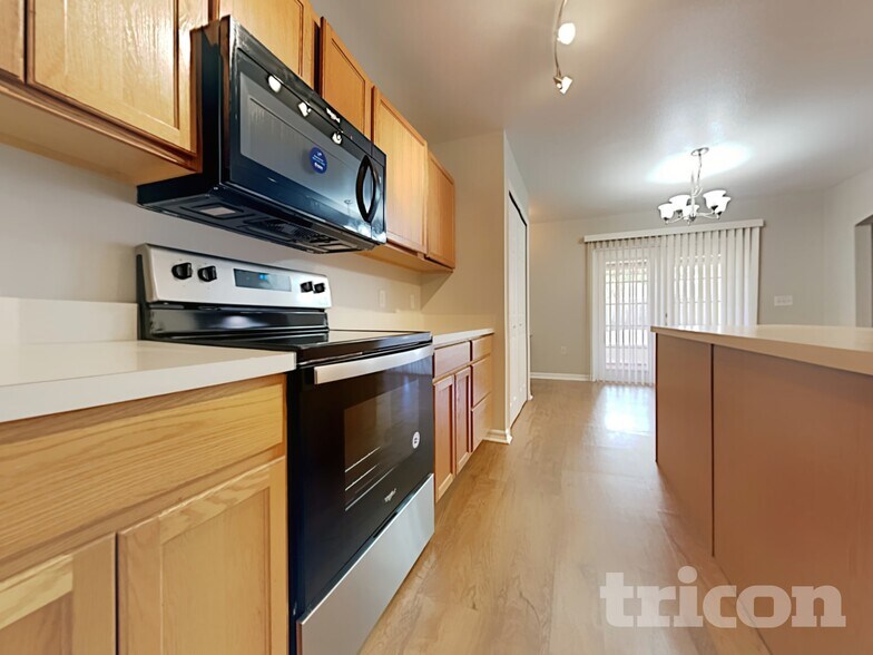 Building Photo - 11724 Ivy Flower Loop