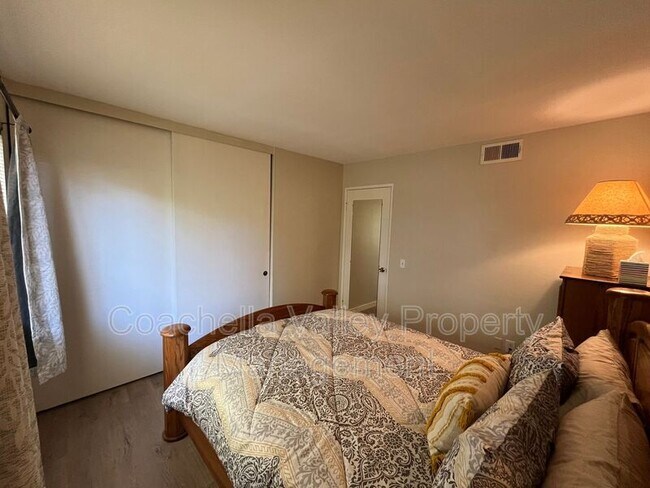 Building Photo - 643 N Vía Acapulco