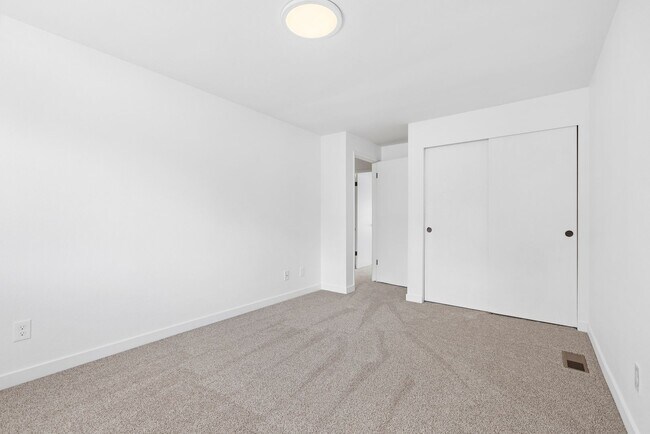 Building Photo - 24728 Marlene Way