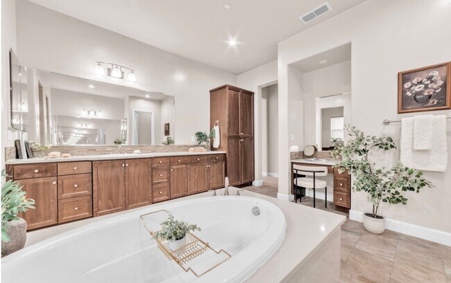 Building Photo - 612 Idlewood Pl