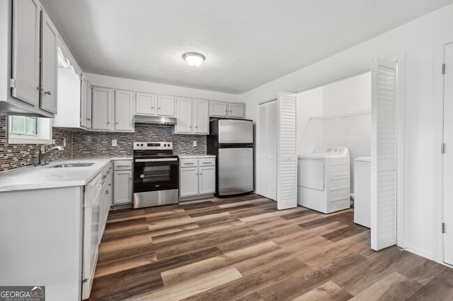 Building Photo - 3758 Westchase Dr