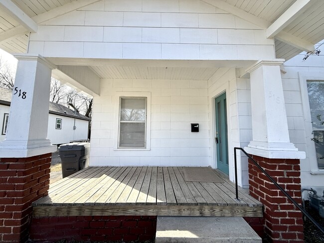 Building Photo - 518 3rd Ave NW