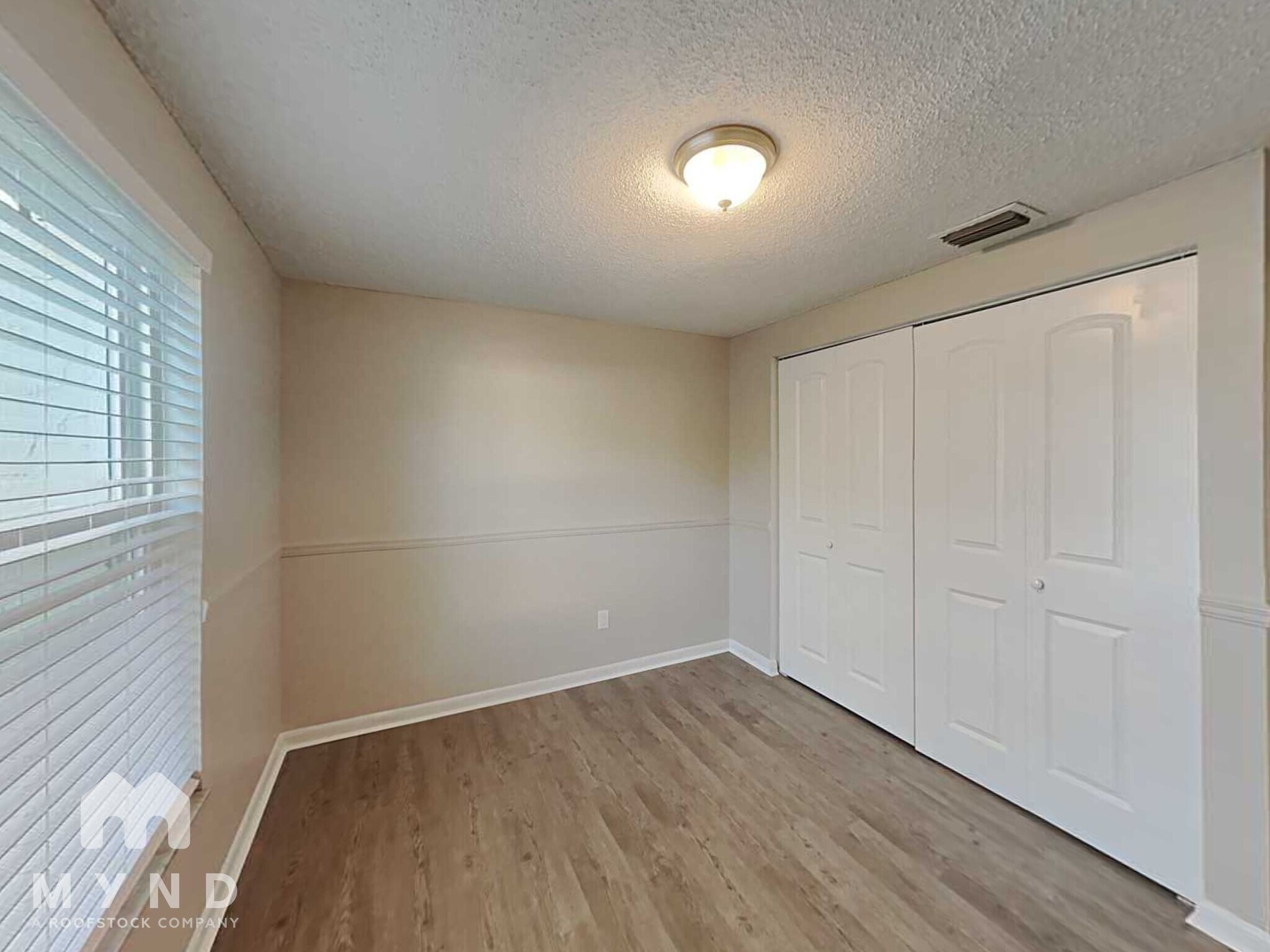 Building Photo - 2233 Selkirk St