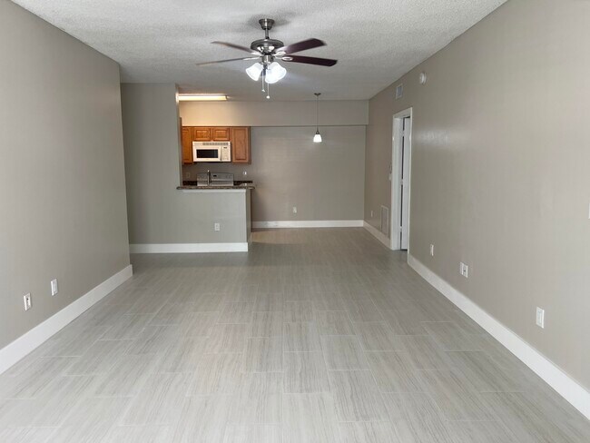 Building Photo - 10354 Fox Trail Rd S