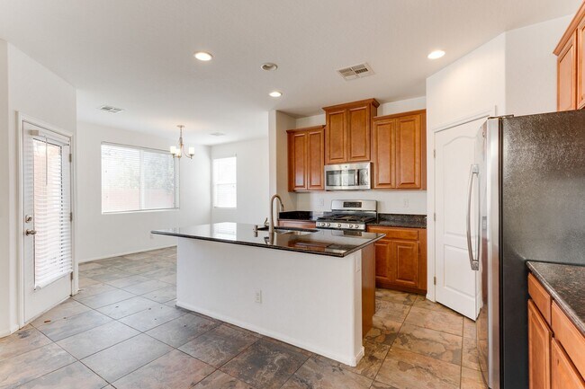 Building Photo - SINGLE HOME 3 BEDROOM 2 BATH