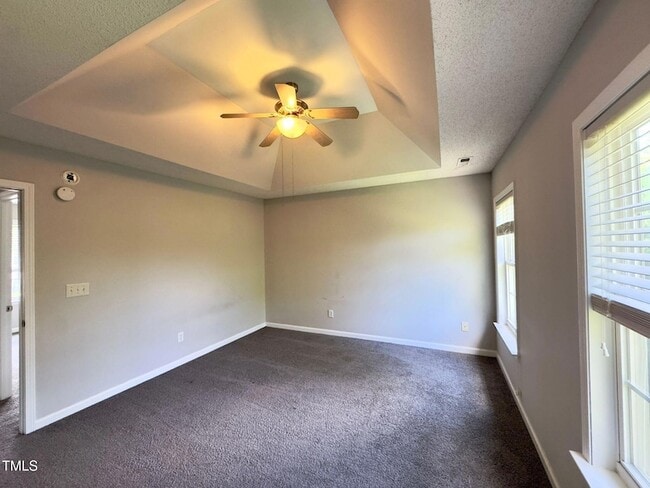 Building Photo - 324 Downing Glen Dr