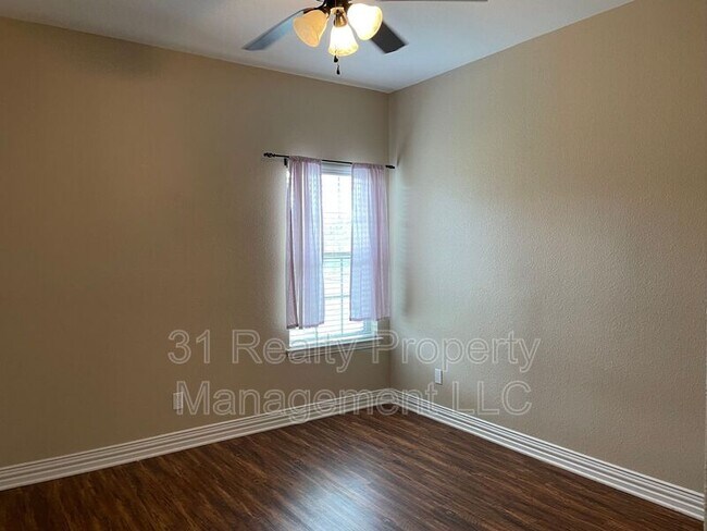 Building Photo - 603 Franklin Ave