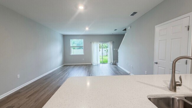 Building Photo - Orchard Park 3/2.5 Townhome Available Now || Convenient Location with Community Amenities