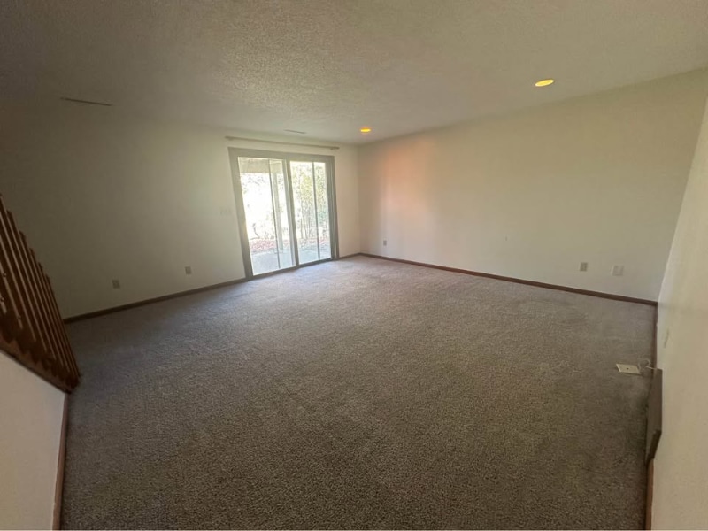 Building Photo - 2062 S Ridge Dr