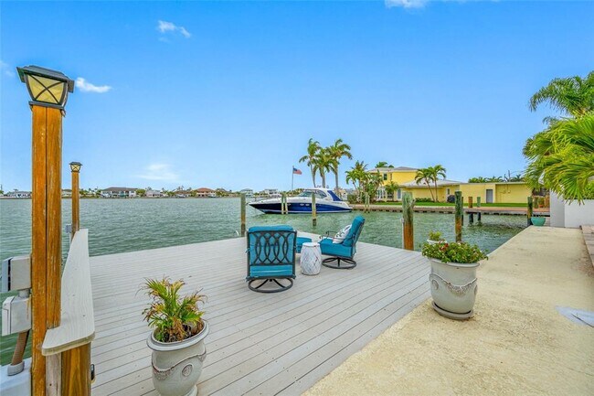 Building Photo - 540 59th Ave