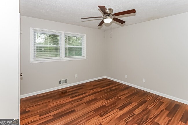 Building Photo - 6702 Londonderry Dr