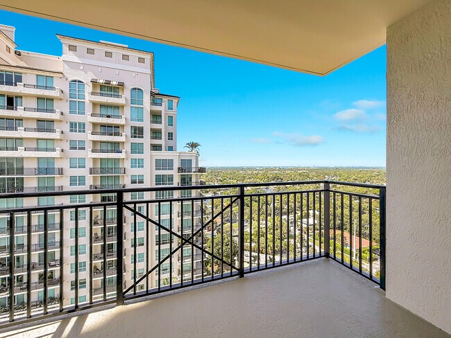 Building Photo - 610 W Las Olas Blvd