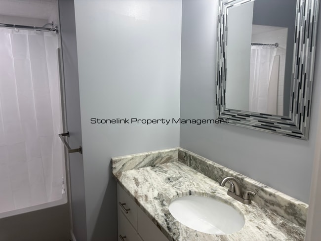 Building Photo - 110 Hudson St