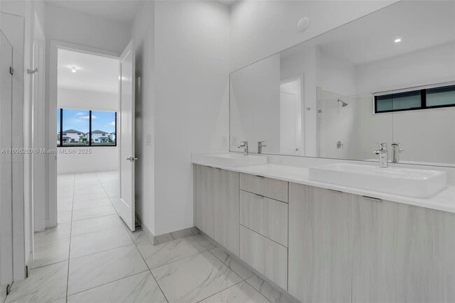 Building Photo - 4309 SW 176th Ave