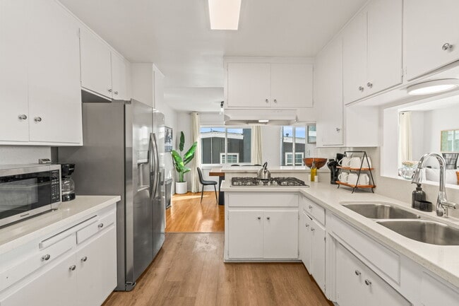 Building Photo - 3640 Princeton Ave