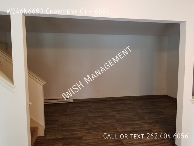 Building Photo - W246N6693 Champeny Ct