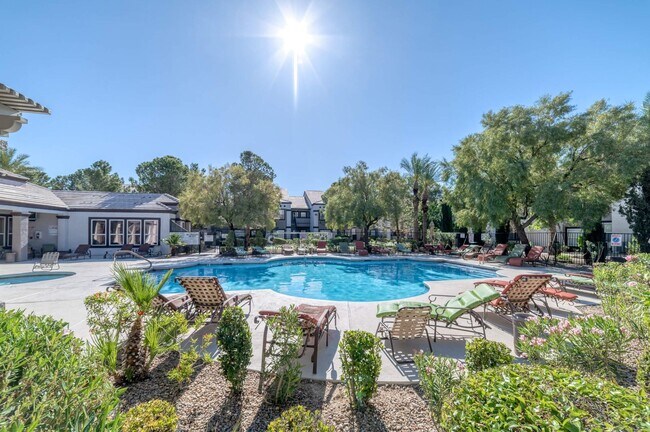 Building Photo - *MOVE-IN READY* GREAT UPPER LEVEL 2-BEDROO...