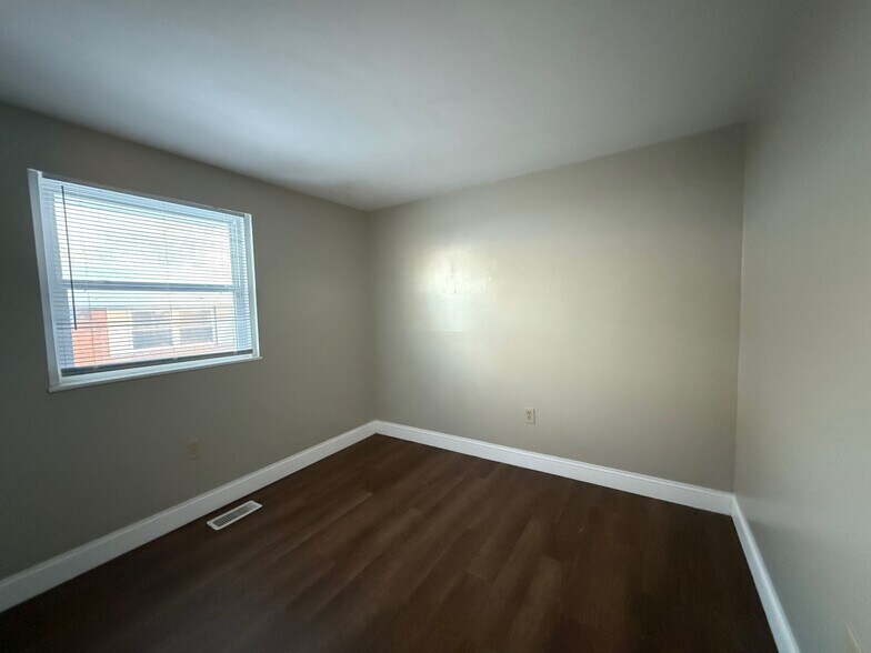 Building Photo - 239 Euclid Ave