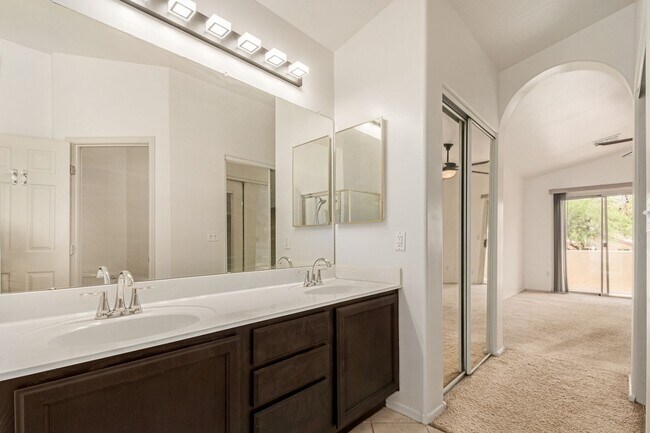 Building Photo - Ahwatukee Foothills Home in Prime Location!