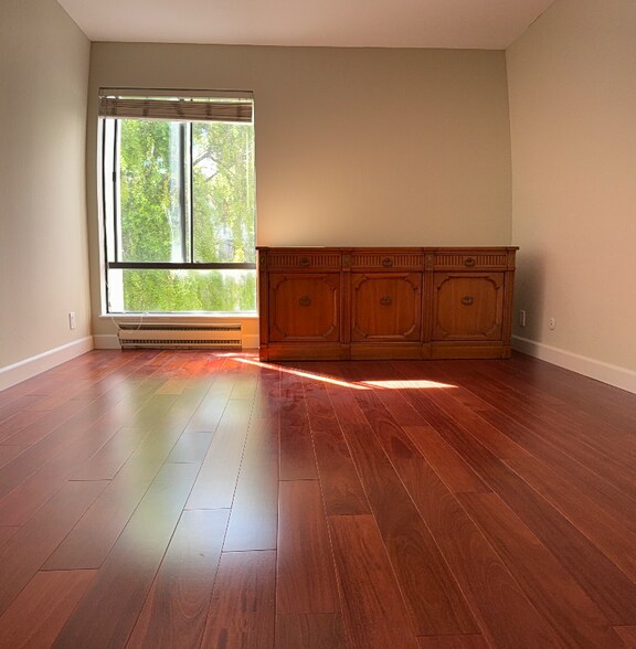 Building Photo - 4 Admiral Dr