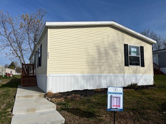 Building Photo - 203 Birch