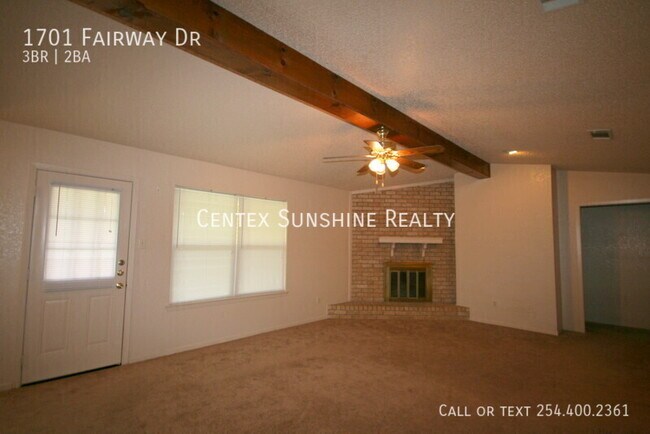 Building Photo - 1701 Fairway Dr