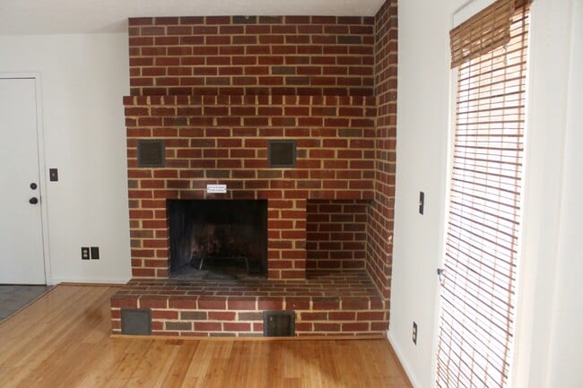Building Photo - 2BR 2 Full Bath Condo with Modern Upgrades – Near Downtown Harrisonburg!